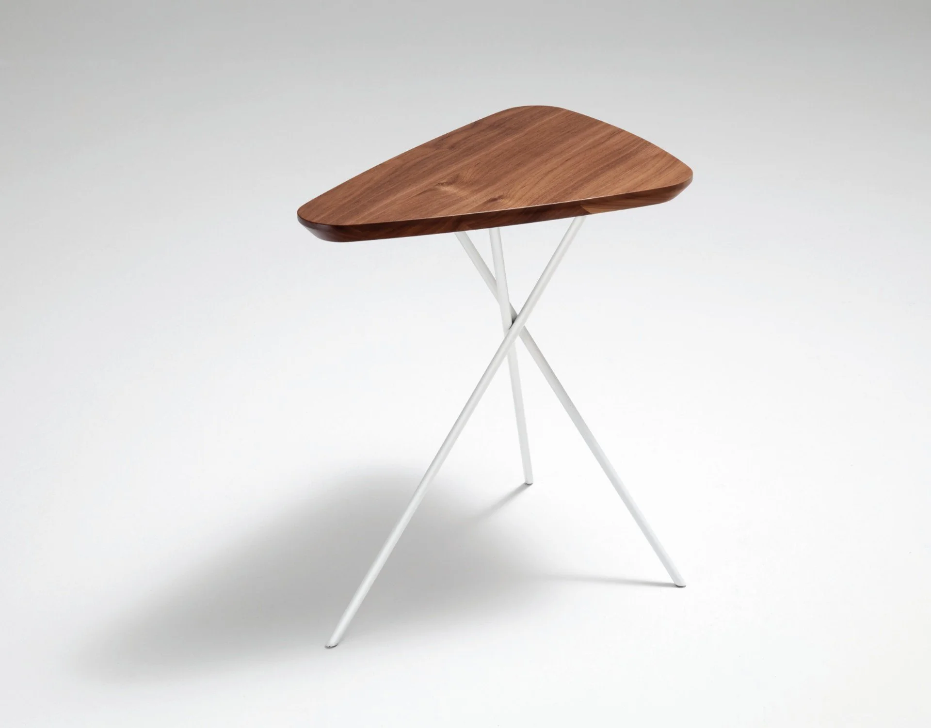 DIVINEDESIGNCENTER_8360_COFFEETABLE_1.jpg