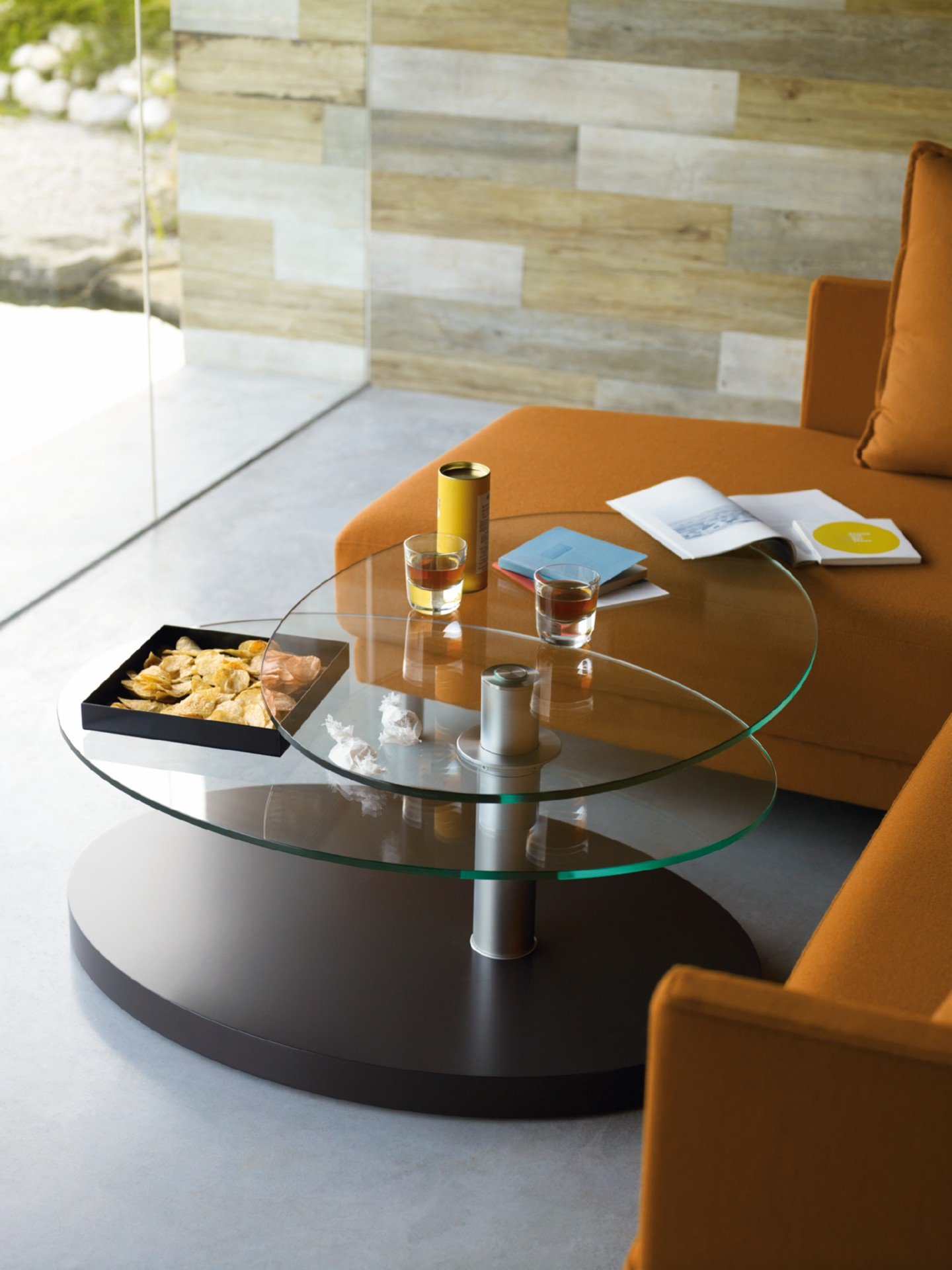 8100 COFFEE TABLE