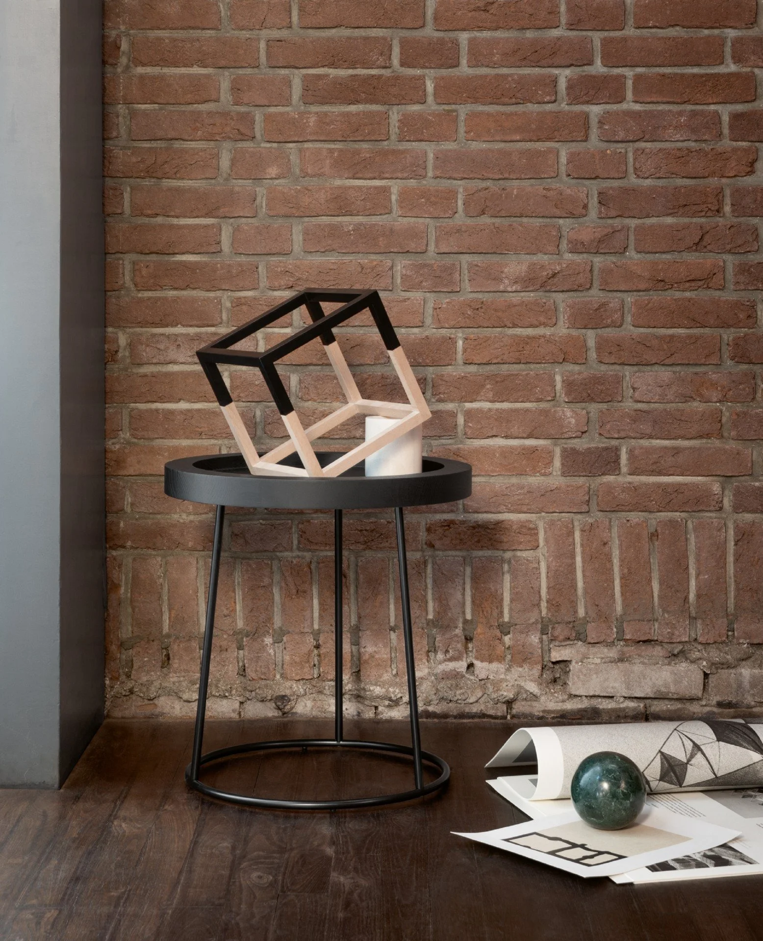 DIVINEDESIGNCENTER_978_COFFEETABLE_1.jpg