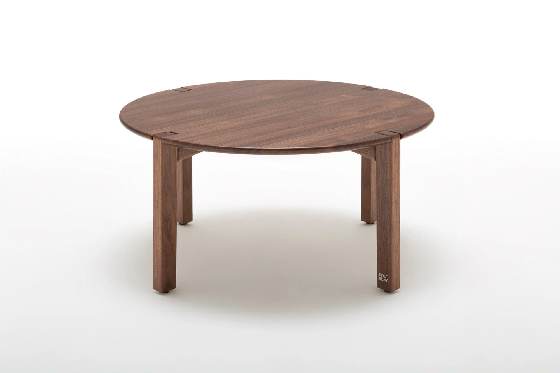 DIVINEDESIGNCENTER_948_COFFEETABLE_2.jpg