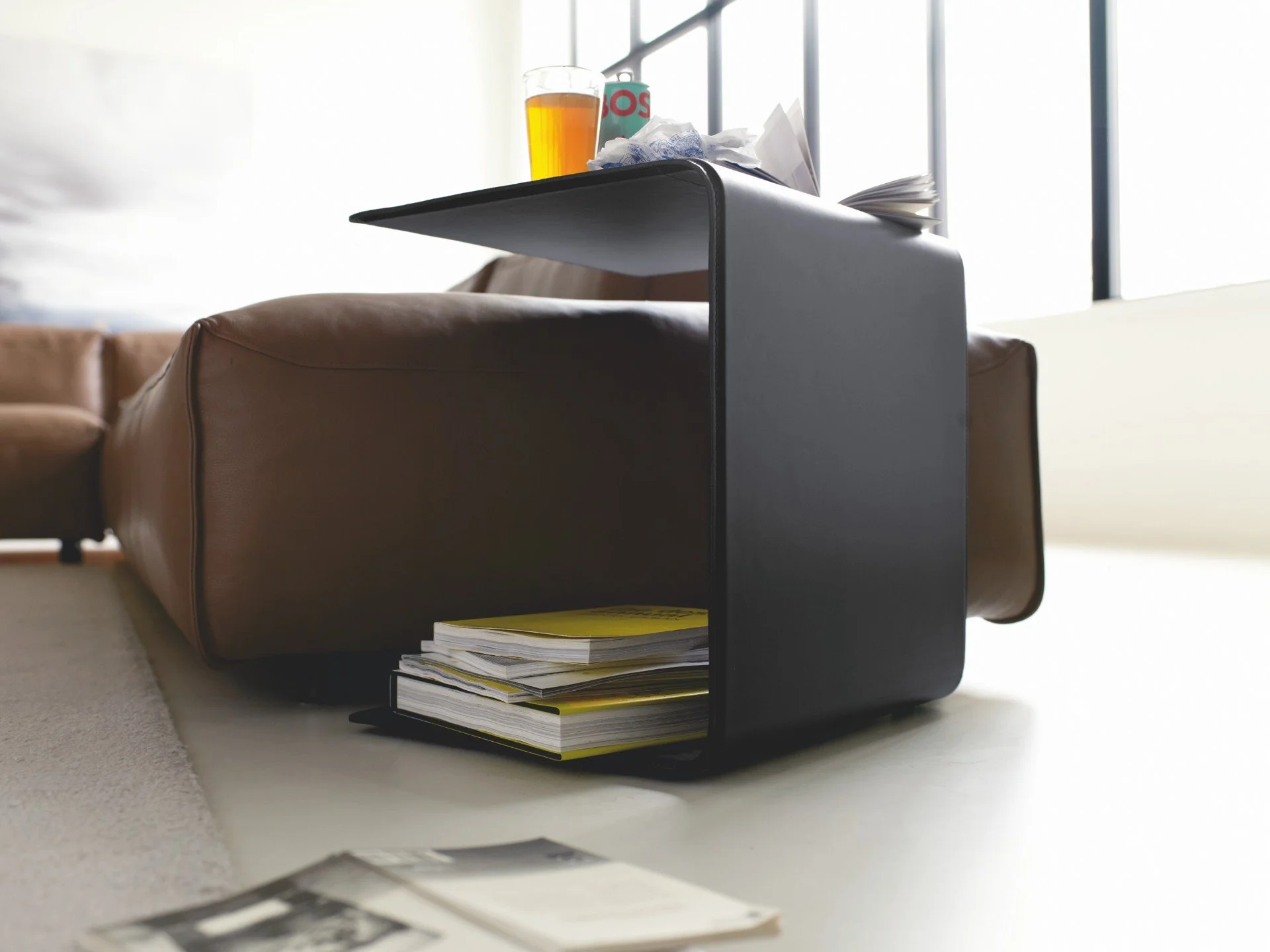 DIVINEDESIGNCENTER_940_COFFEETABLE_3.jpg