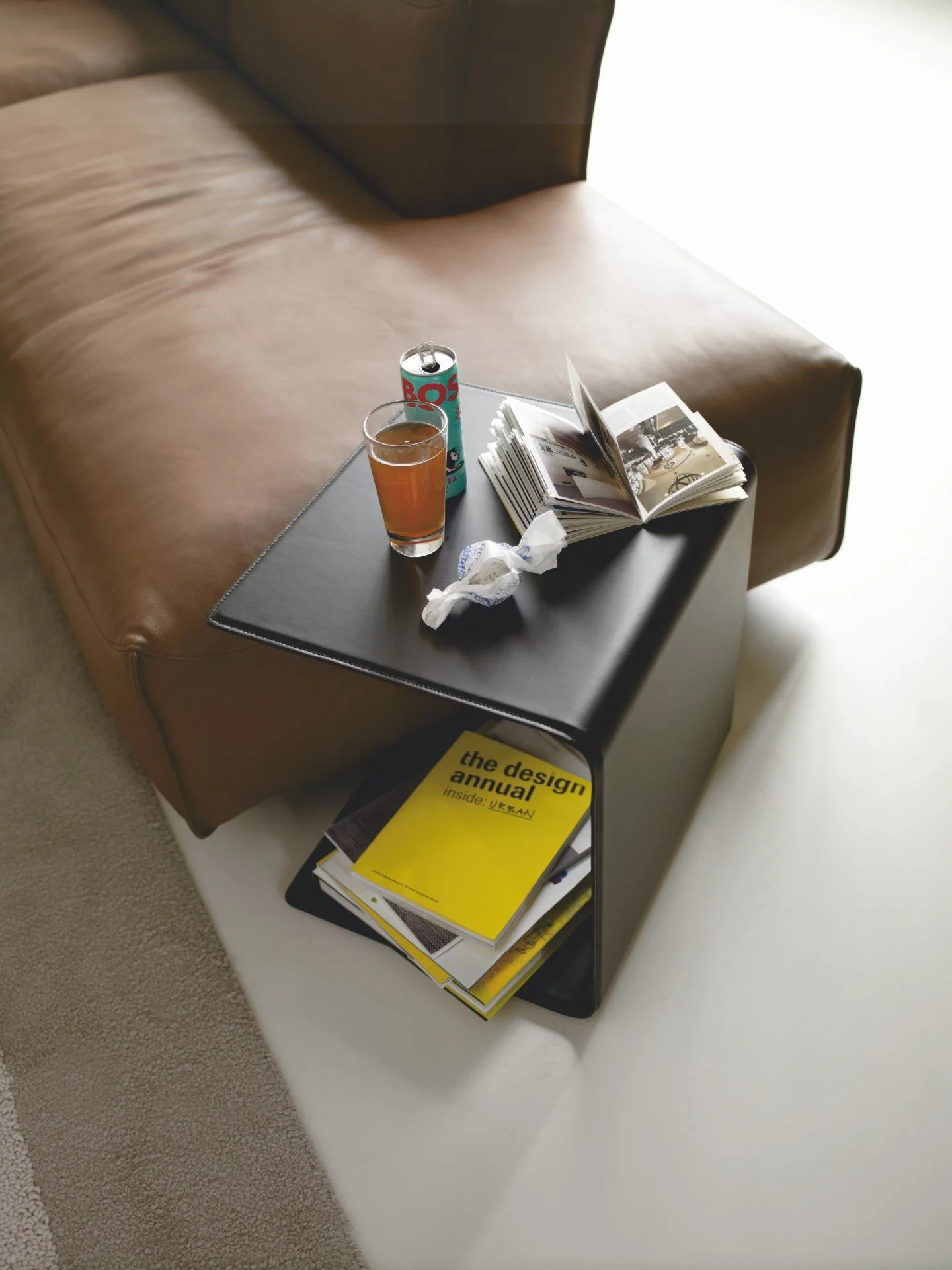 DIVINEDESIGNCENTER_940_COFFEETABLE_2.jpg
