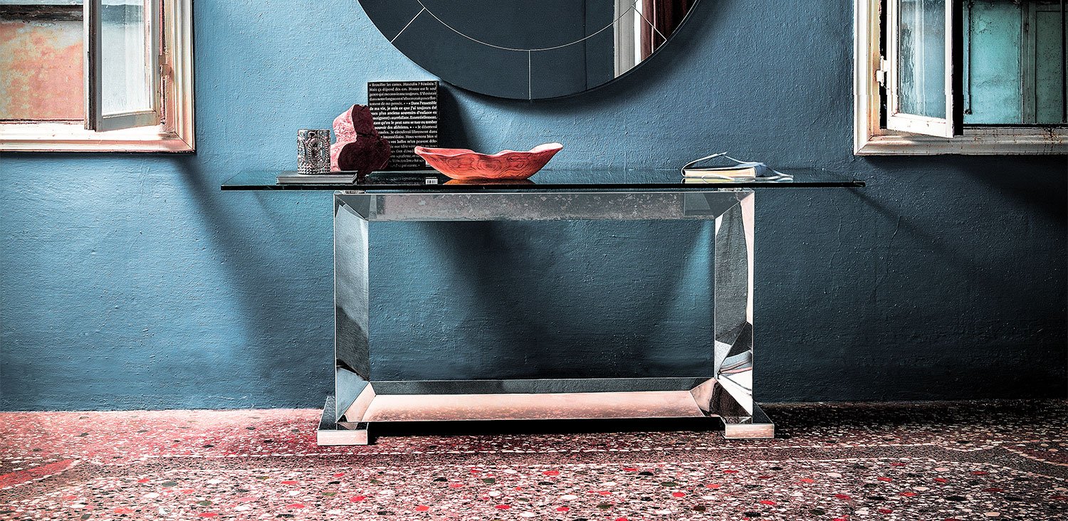 1_DIVINEDESIGNCENTER_MONACO_CONSOLE_1.jpg