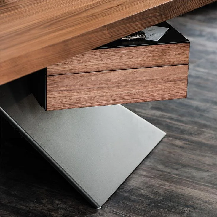 DIVINEDESIGNCENTER_NASDAQ_DESK_4.jpg