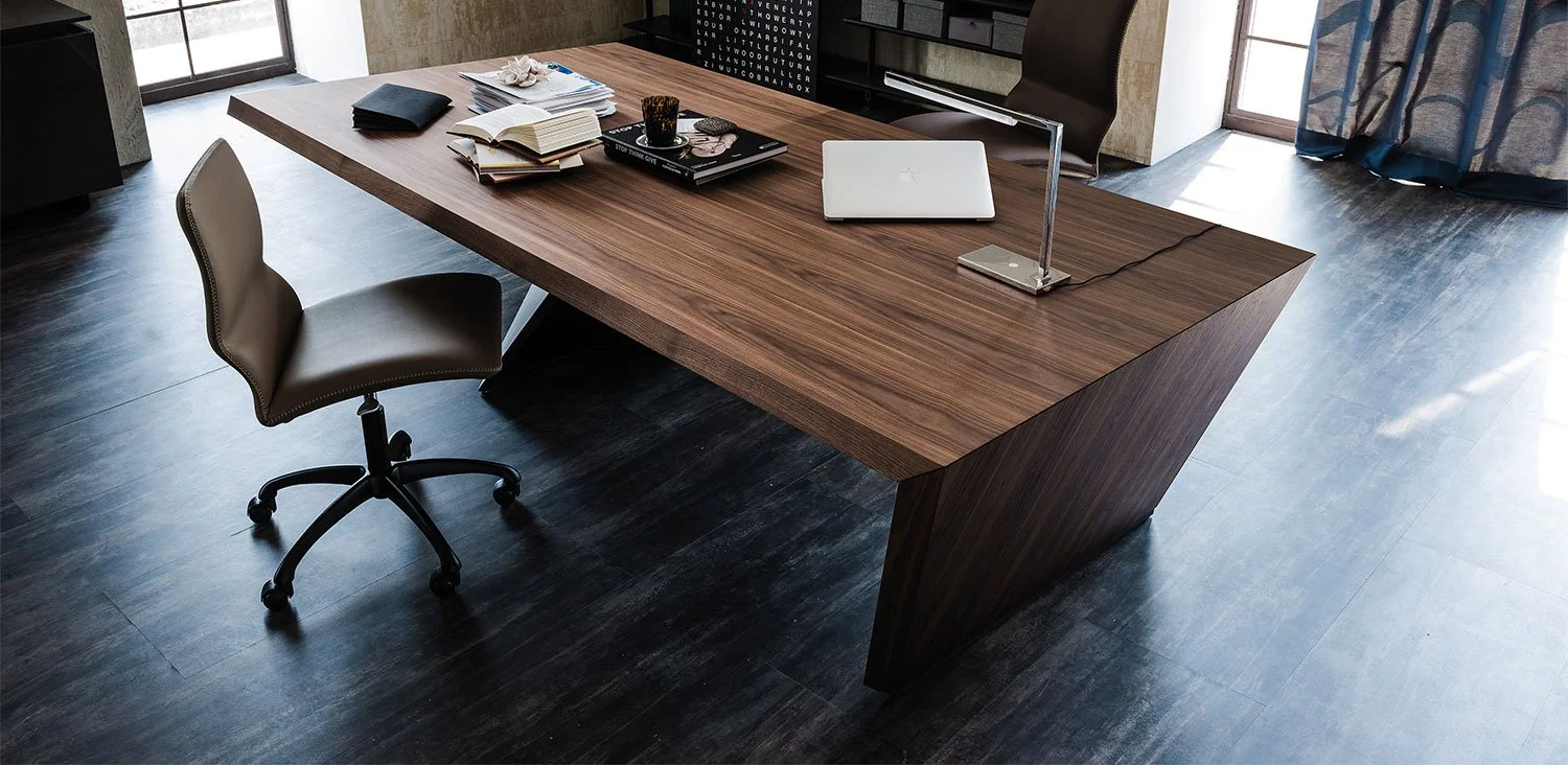 1_DIVINEDESIGNCENTER_NASDAQ_DESK_3.jpg