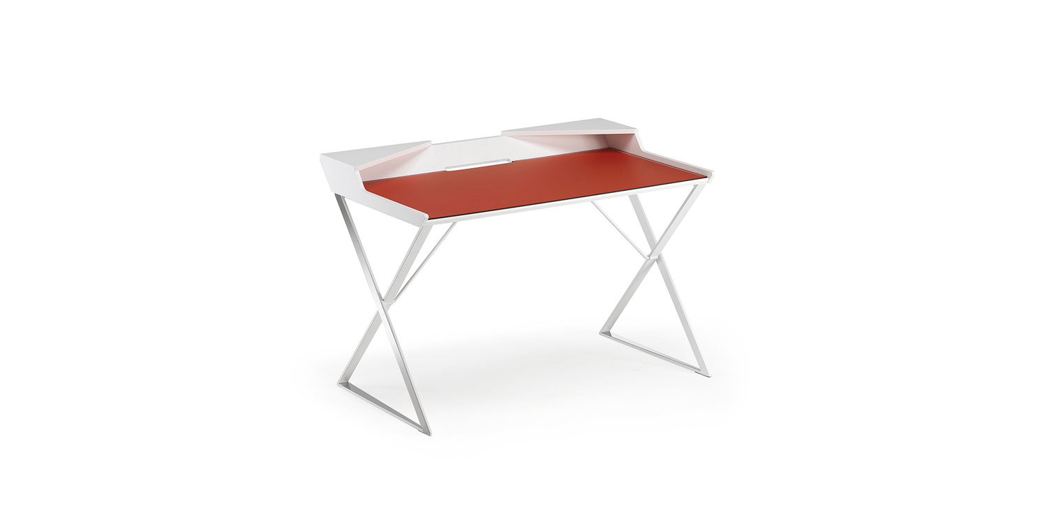 1_DIVINEDESIGNCENTER_QWERTY_DESK_7.jpg