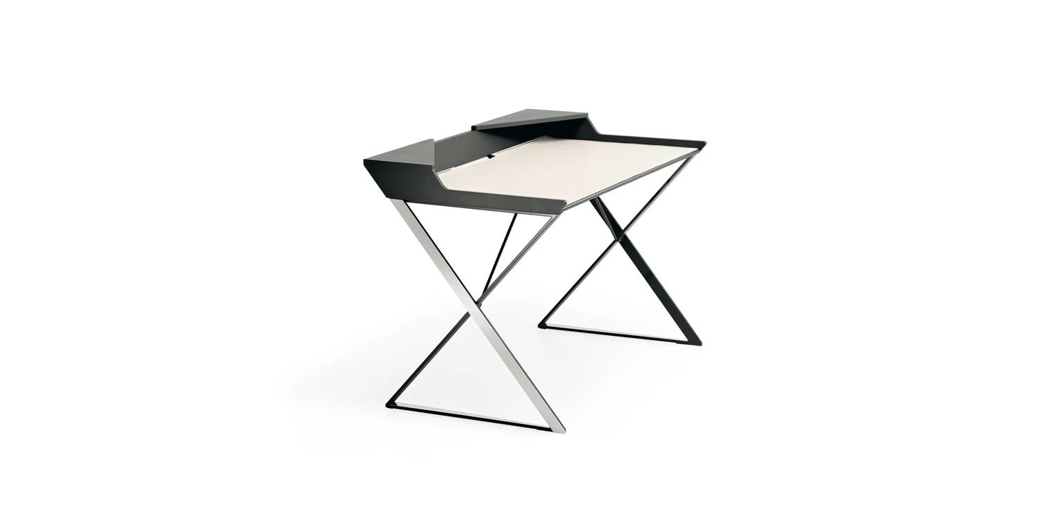 DIVINEDESIGNCENTER_QWERTY_DESK_8.jpg