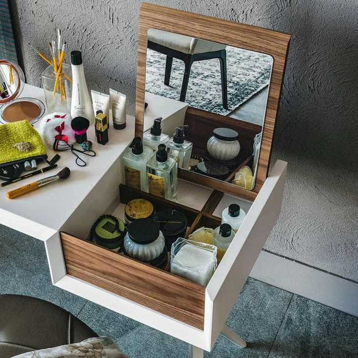 DIVINEDESIGNCENTER_BATIK_DESK_2.jpg