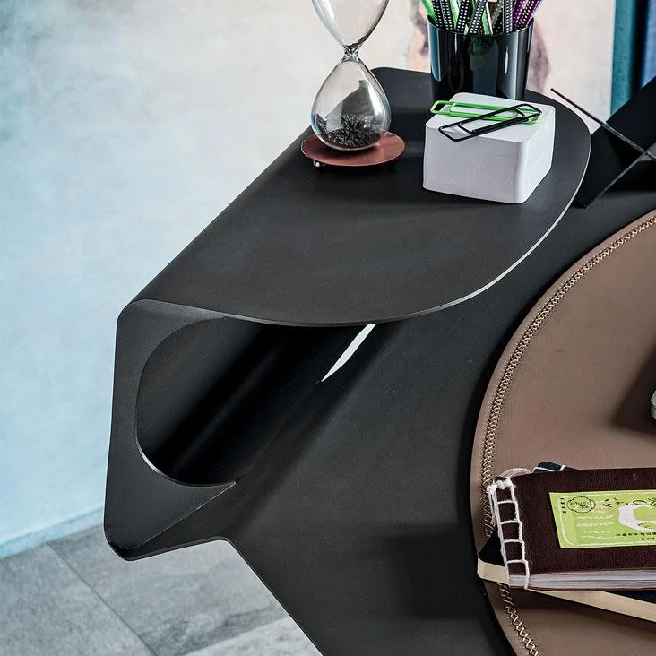 DIVINEDESIGNCENTER_STORM_DESK_1.jpg