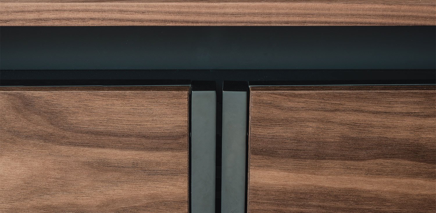 DIVINEDESIGNCENTER_EUROPA_SIDEBOARD_4.jpg