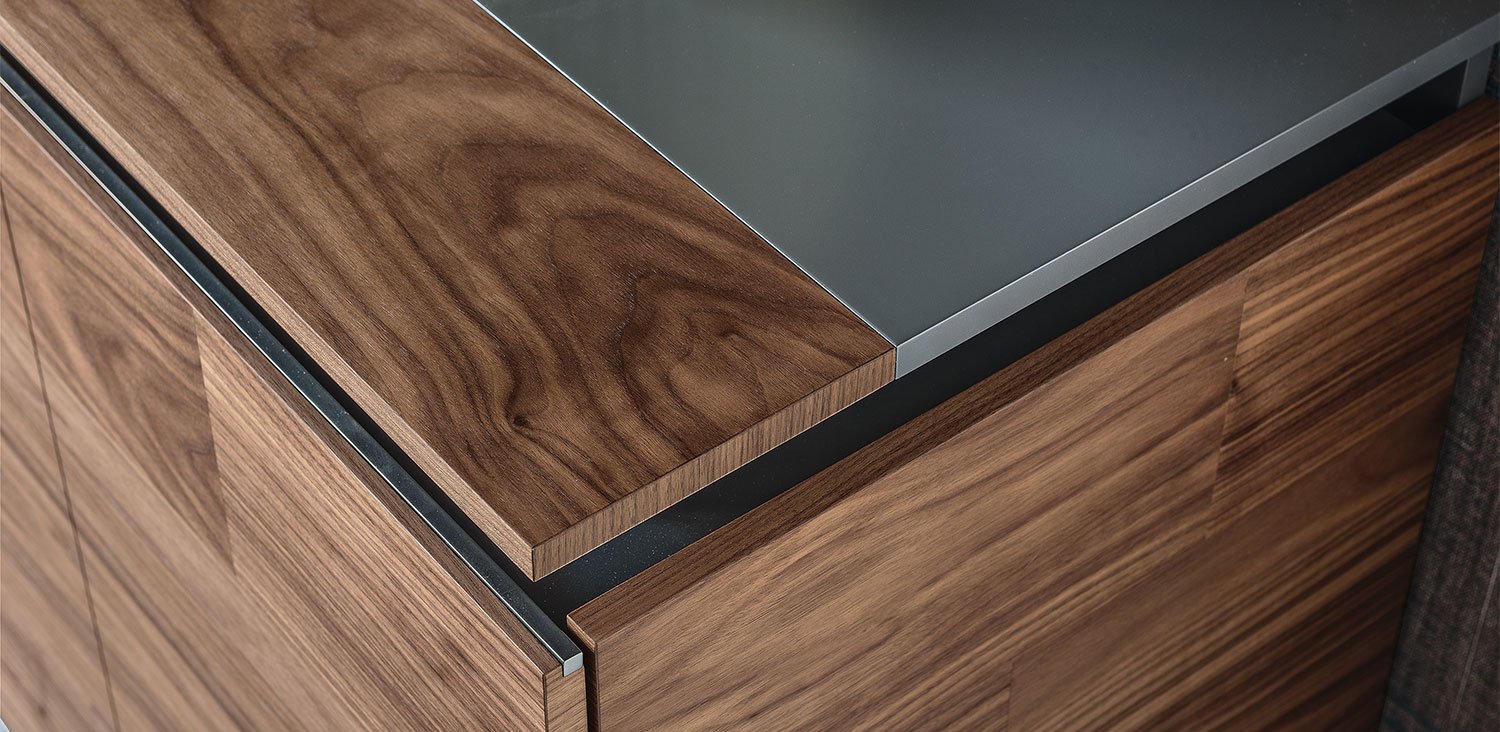 DIVINEDESIGNCENTER_EUROPA_SIDEBOARD_3.jpg