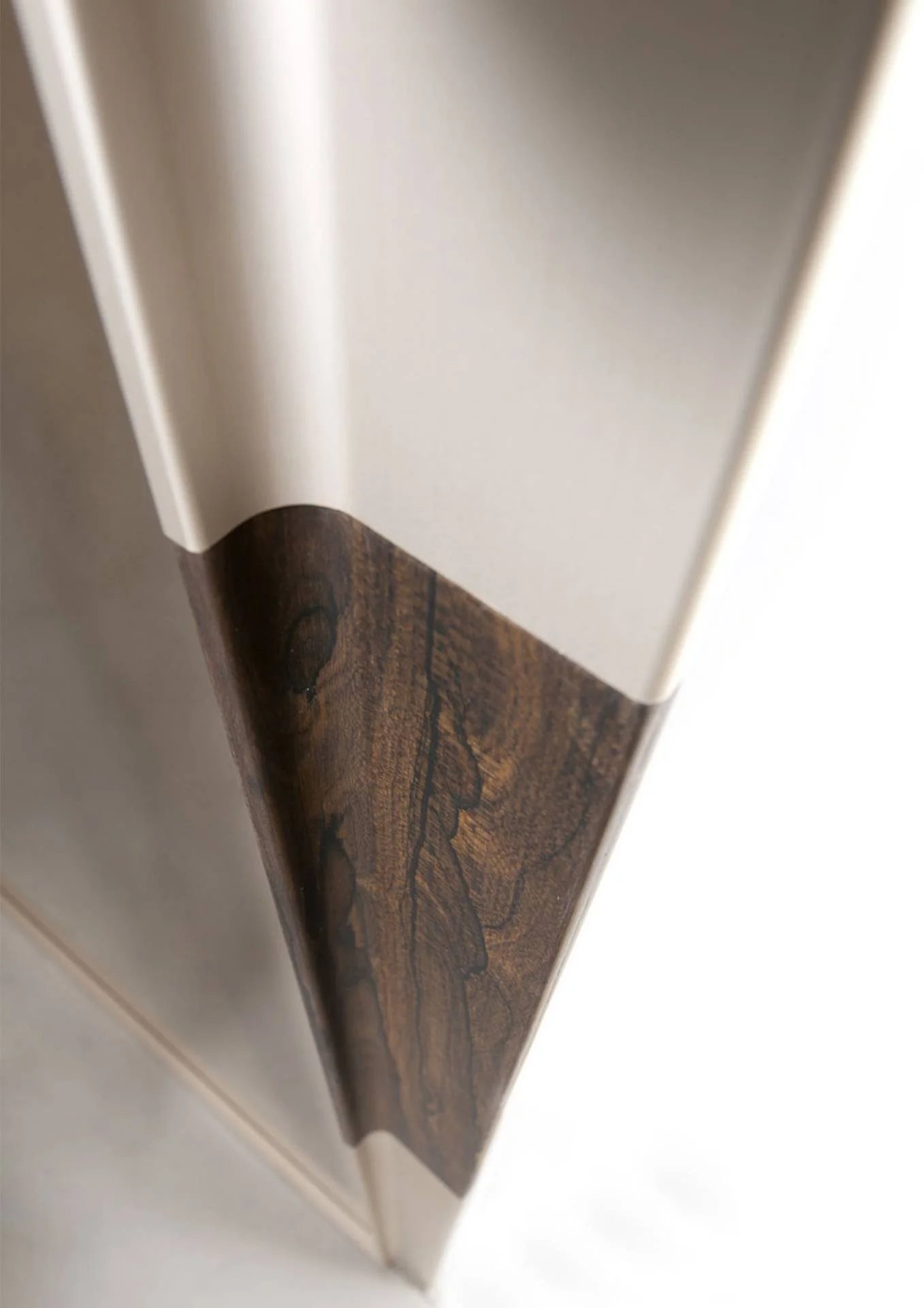 DIVINEDESIGNCENTER_QUINTA_INTERIORDOOR_1.jpg