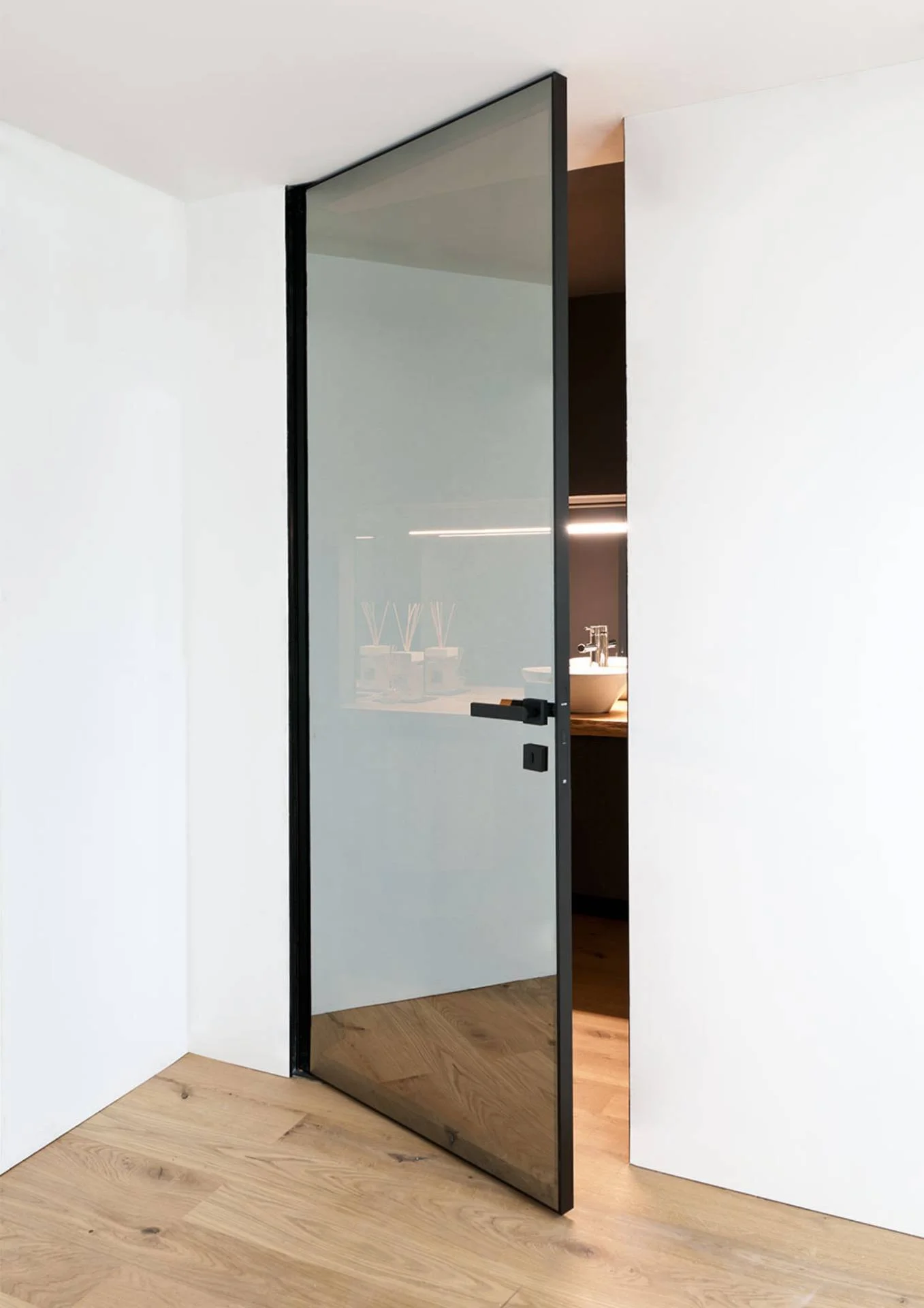1_DIVINEDESIGNCENTER_QUADRA_INTERIORDOOR_3.jpg