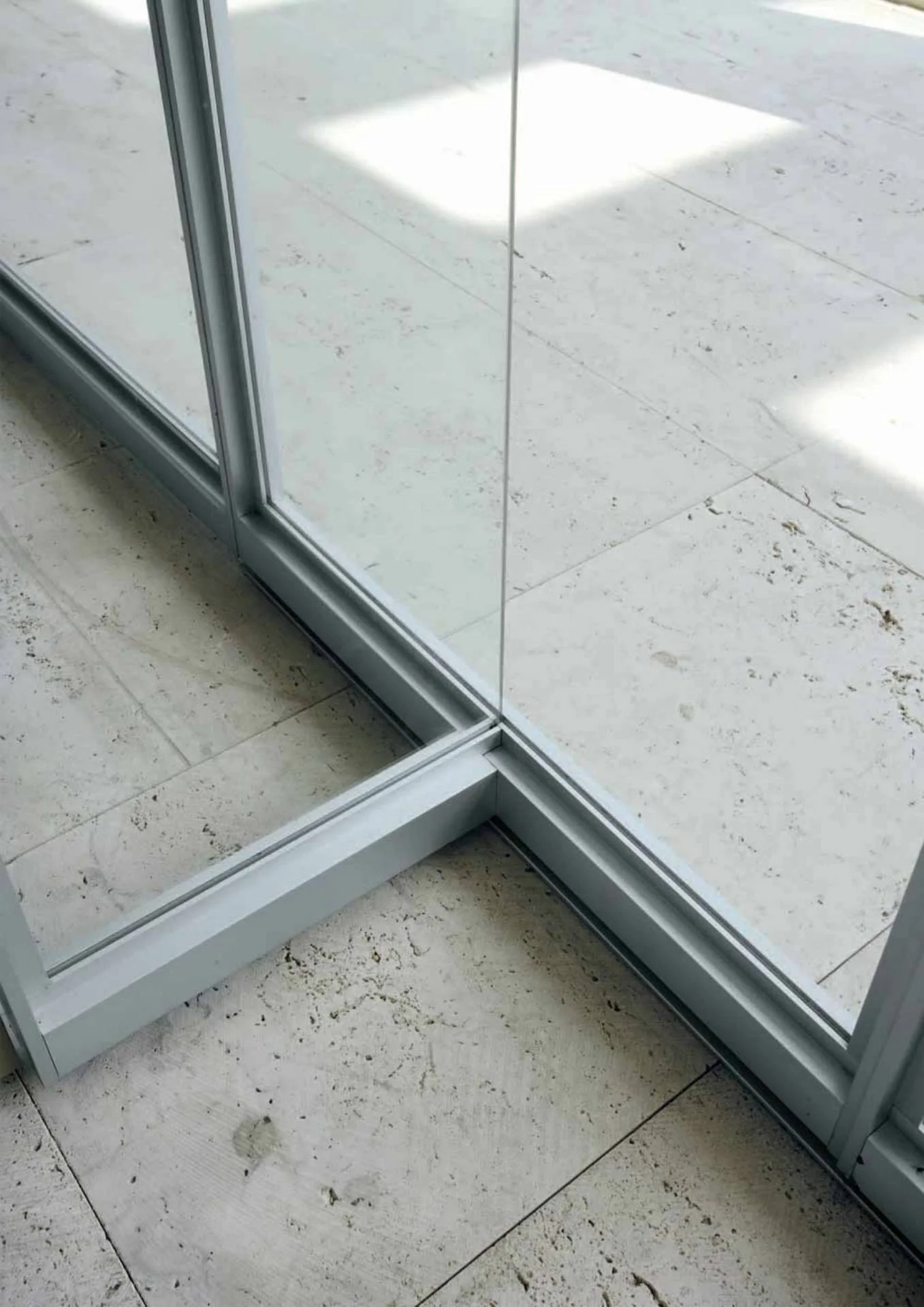 DIVINEDESIGNCENTER_QUADRA_INTERIORDOOR_21.jpg