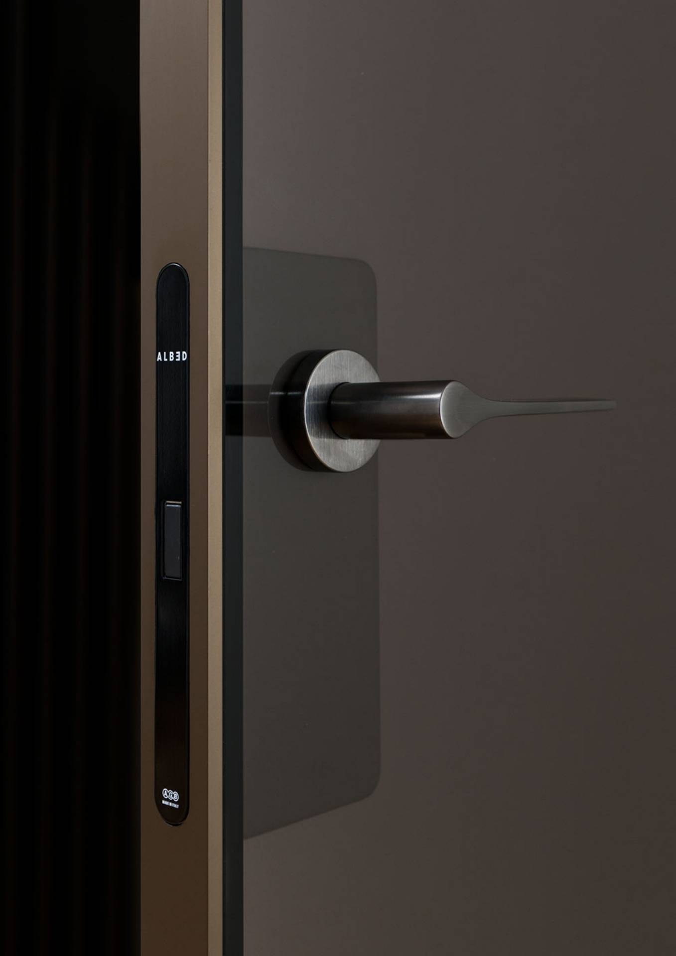 DIVINEDESIGNCENTER_QUADRA_INTERIORDOOR_6.jpg