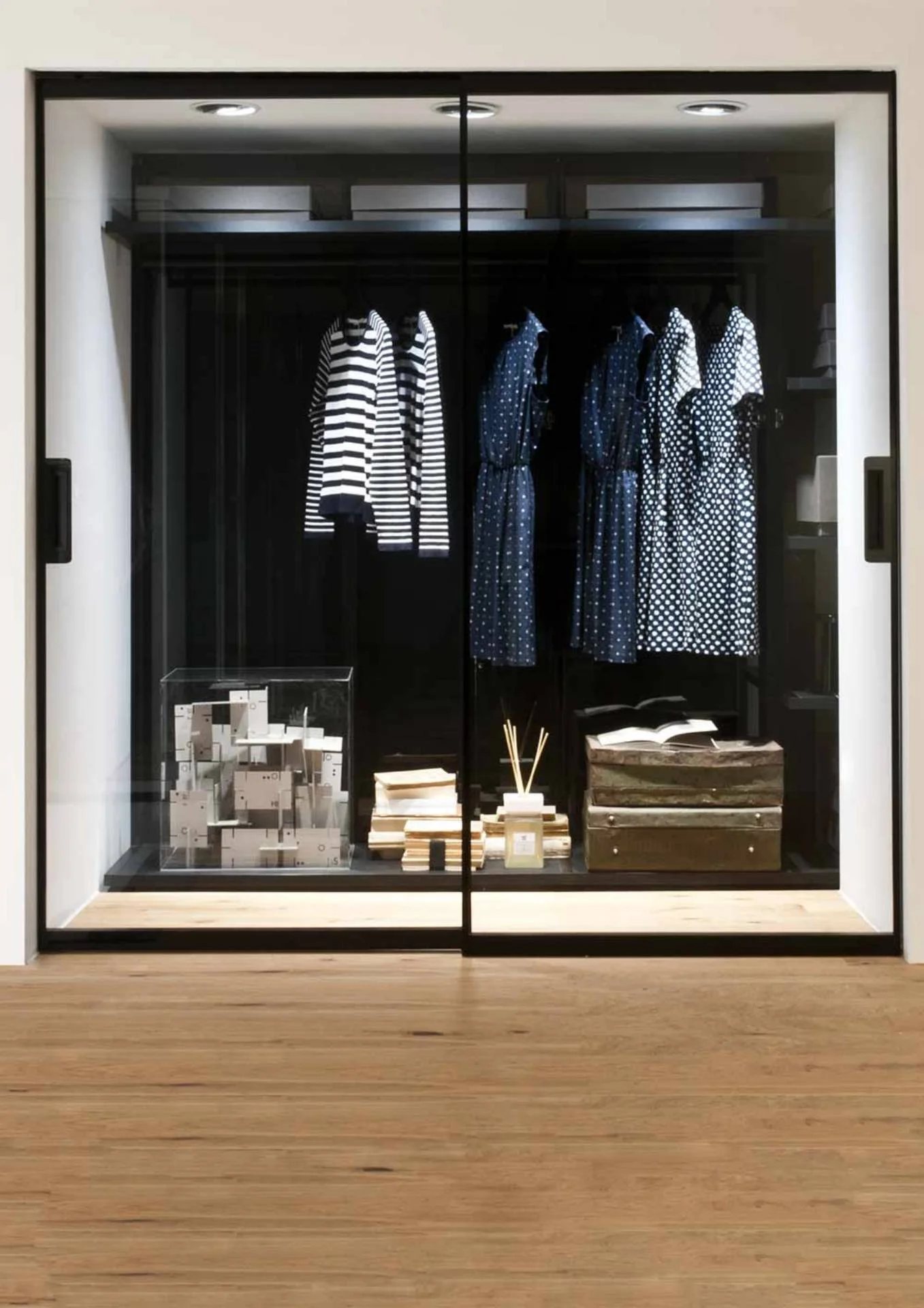 DIVINEDESIGNCENTER_NIM_INTERIORDOOR_6.jpg