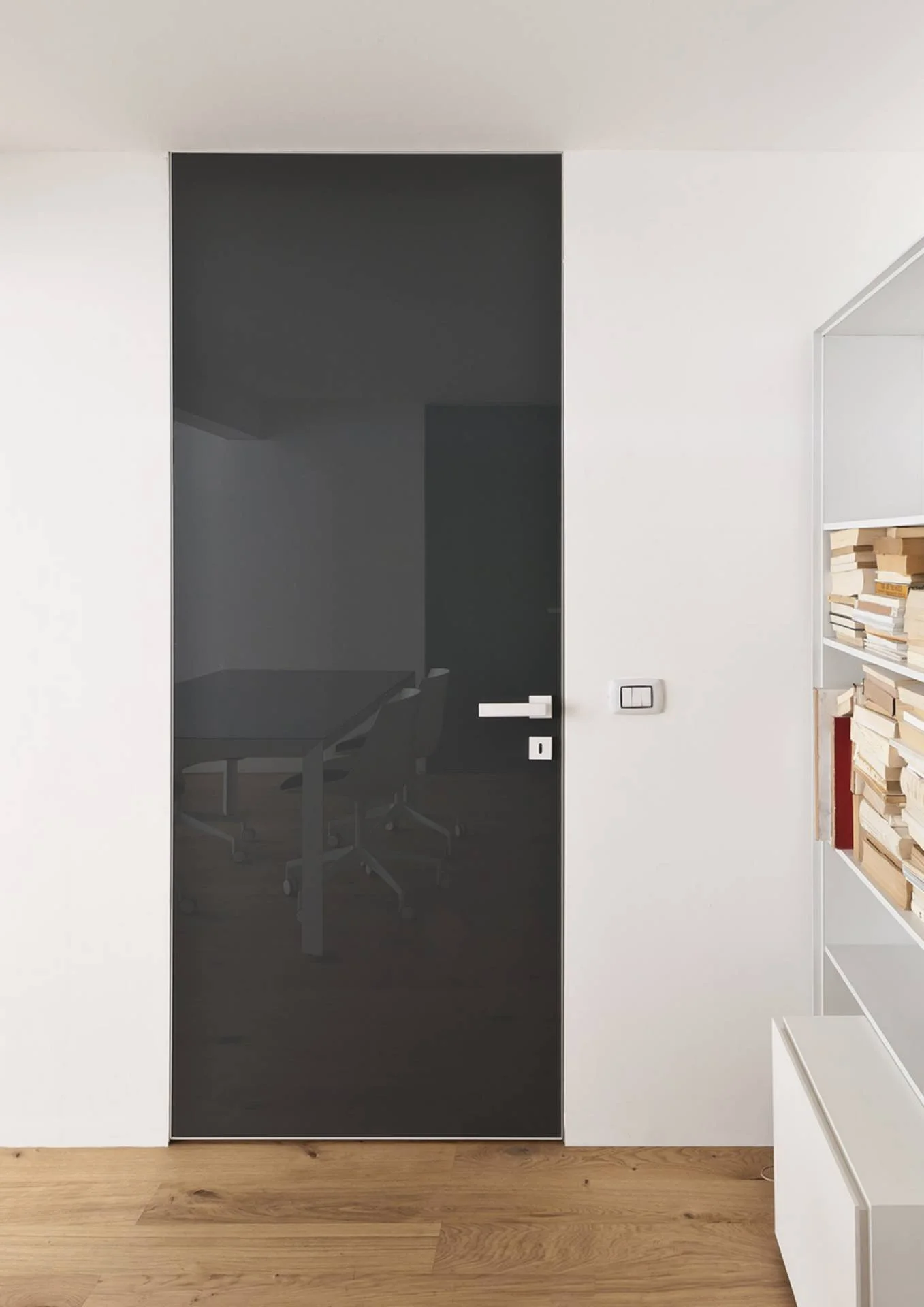 DIVINEDESIGNCENTER_NEXT_INTERIORDOOR_17.jpg