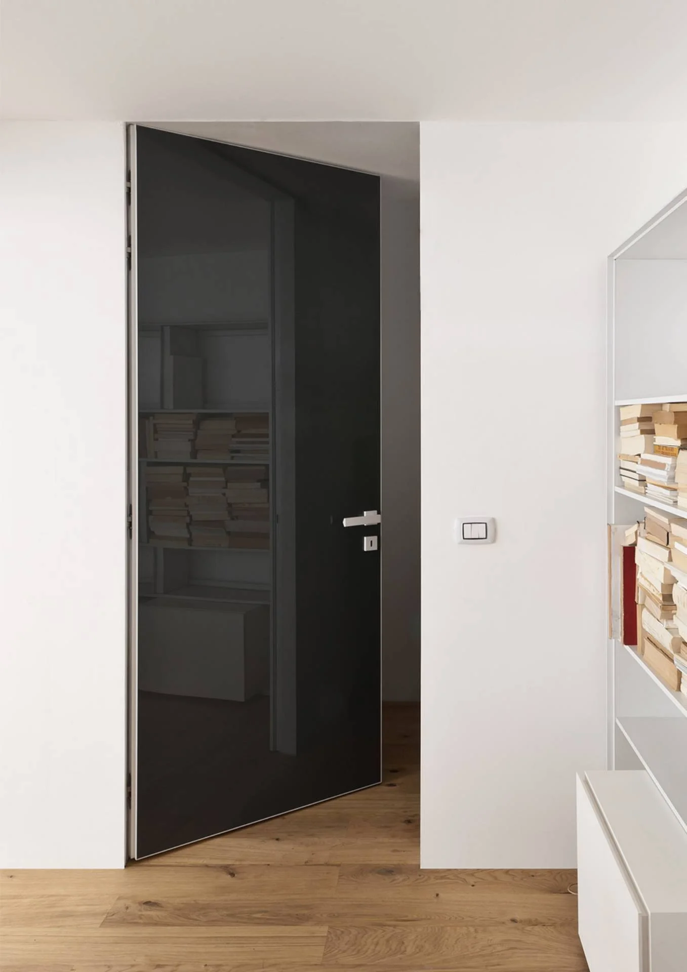 DIVINEDESIGNCENTER_NEXT_INTERIORDOOR_1.jpg