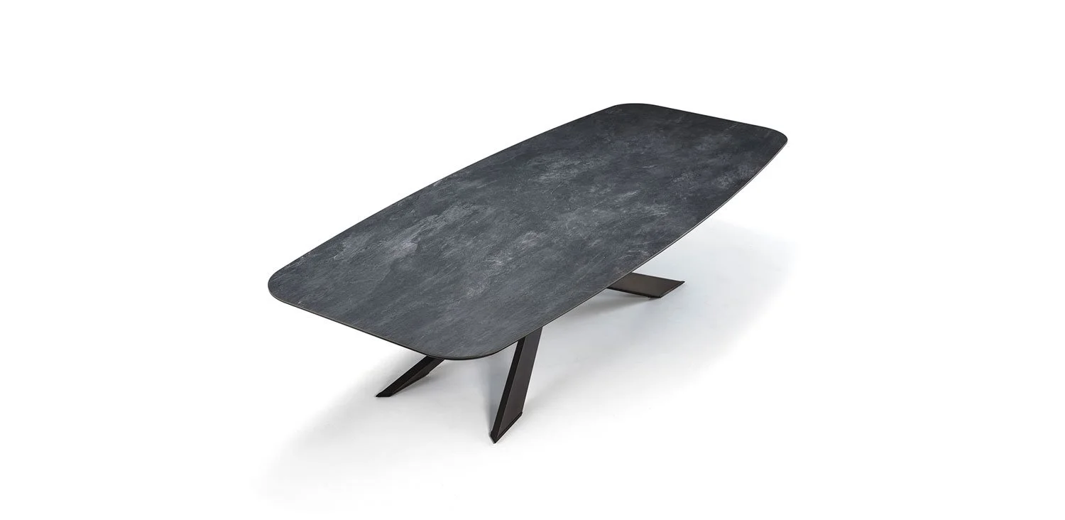 DIVINEDESIGNCENTER_SPYDERKERAMIK_TABLE_1.jpg