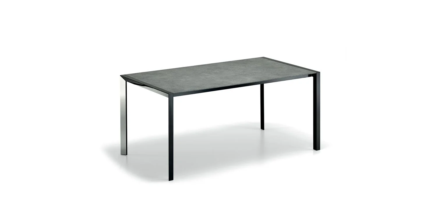 DIVINEDESIGNCENTER_PEDRO_TABLE_1.jpg