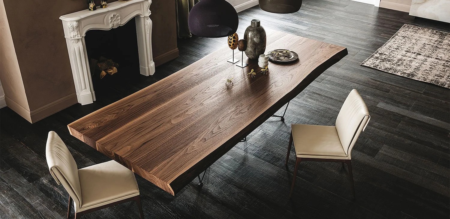 DIVINEDESIGNCENTER_GORDONDEEPWOOD_TABLE_4.jpg