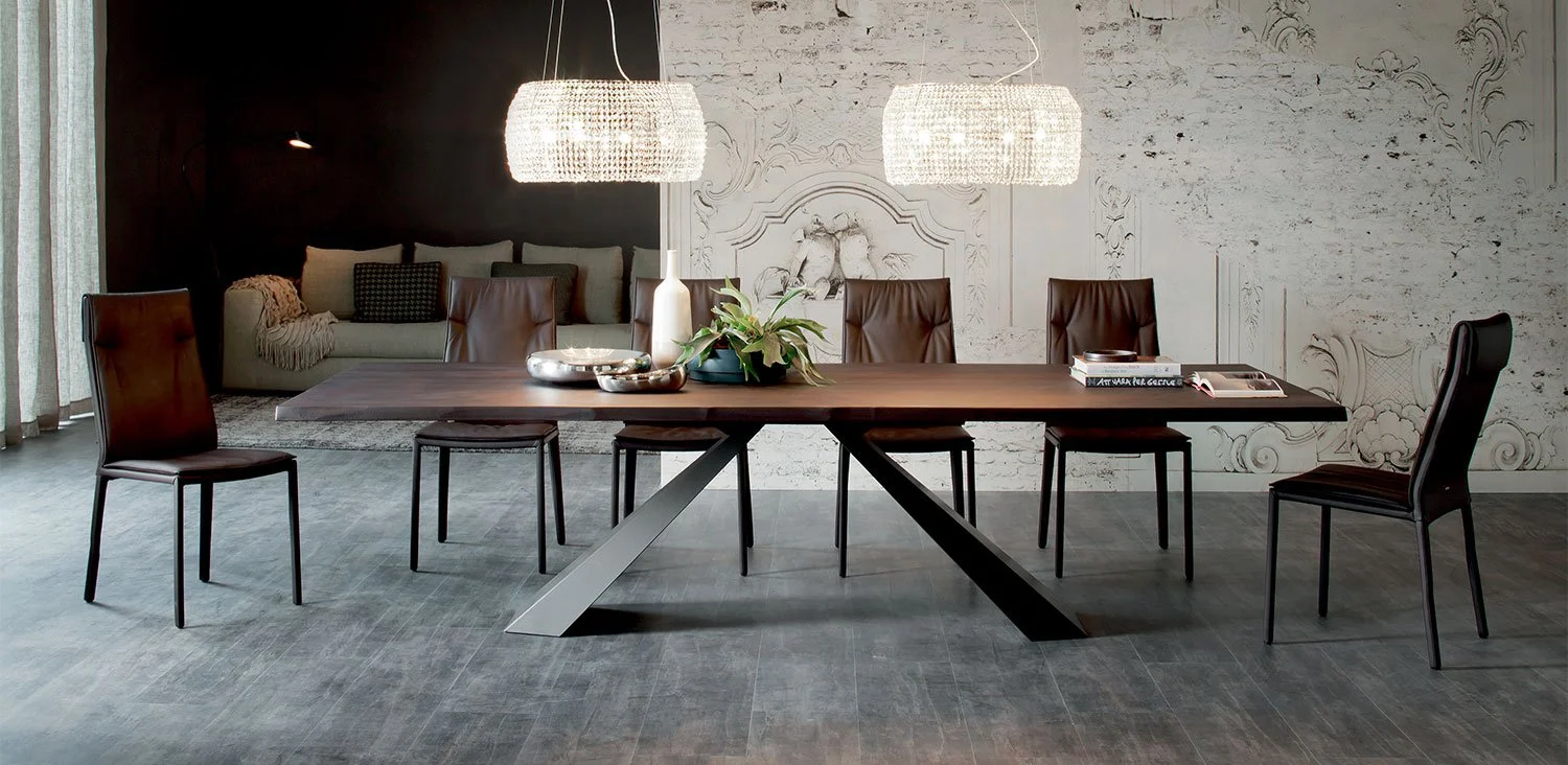 DIVINEDESIGNCENTER_ELIOTWOODDRIVE_TABLE_2.jpg