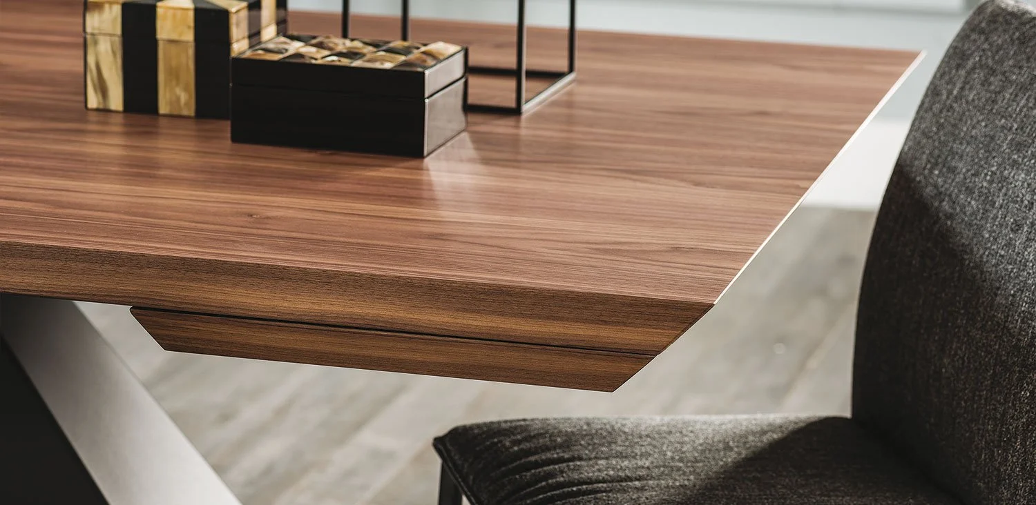 DIVINEDESIGNCENTER_ELIOTWOODDRIVE_TABLE_5.jpg