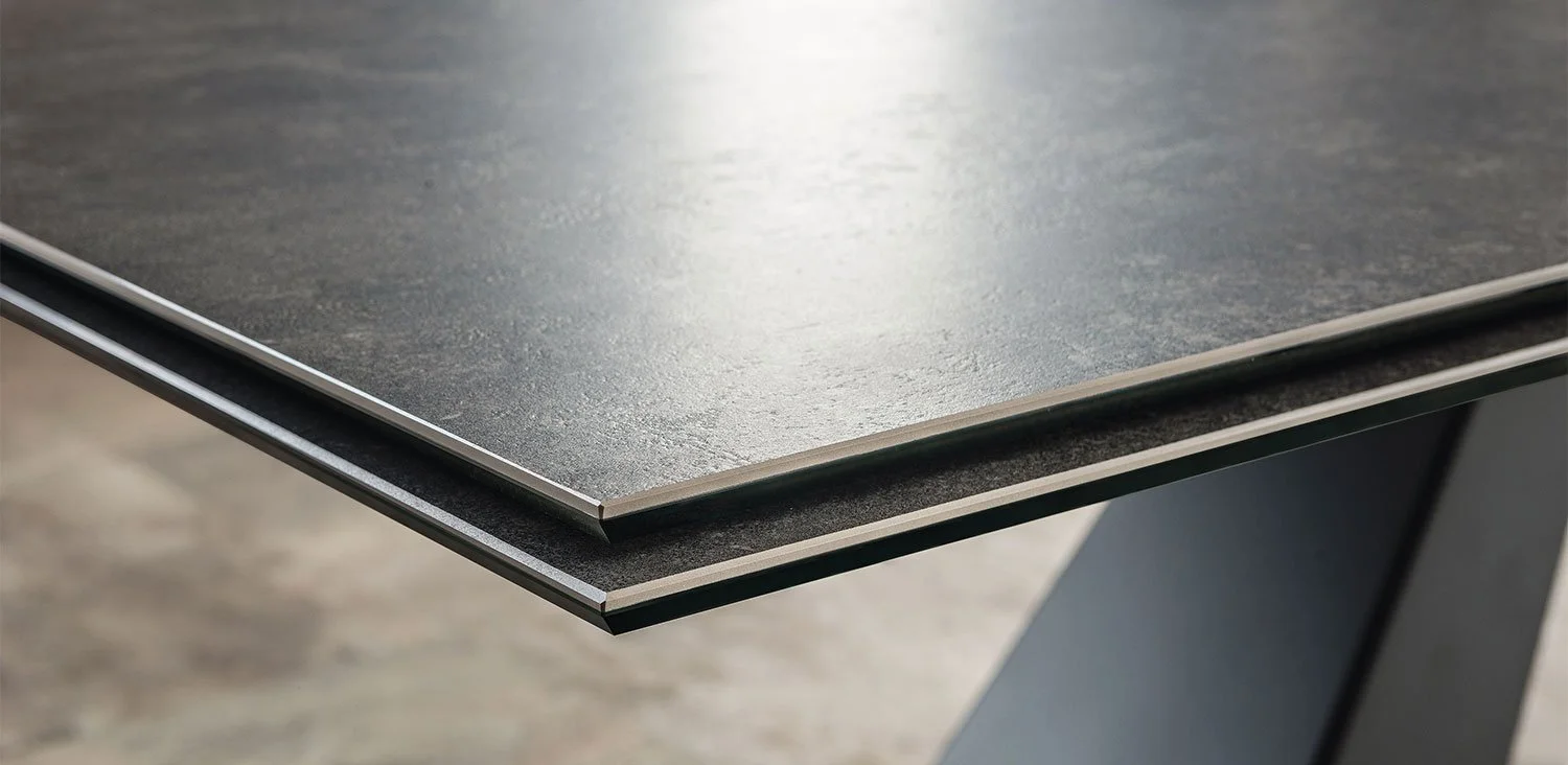 DIVINEDESIGNCENTER_ELIOTKERAMIK_TABLE_10.jpg