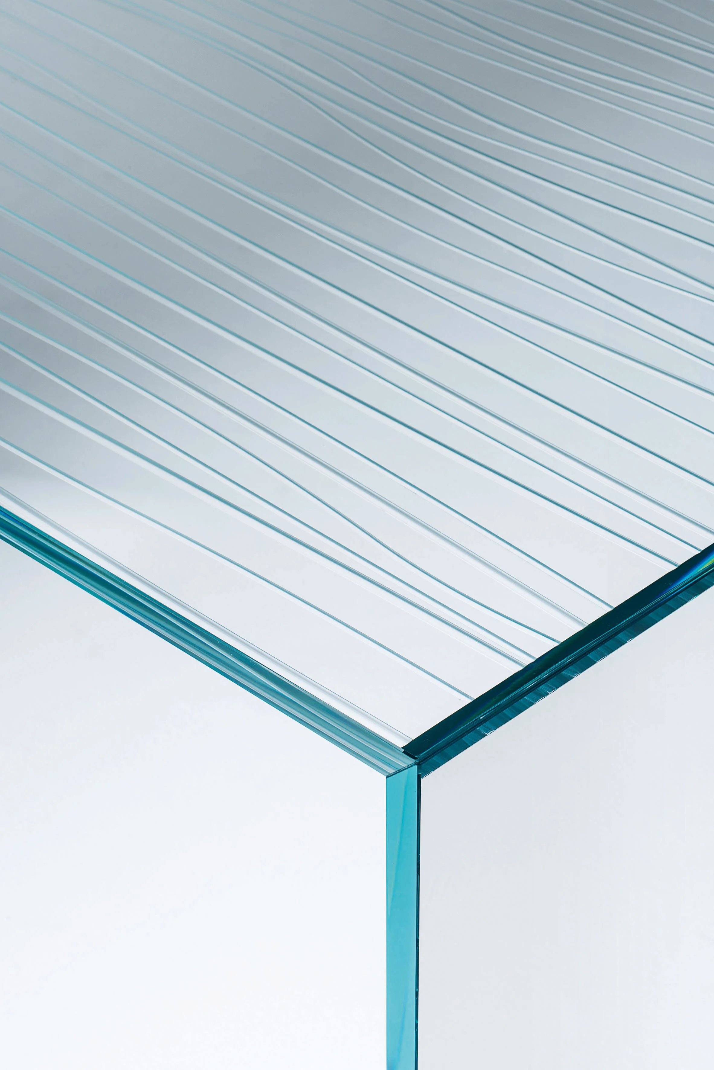 DIVINEDESIGNCENTER_GHIACCIOLOPONTE_TABLE_4.jpg