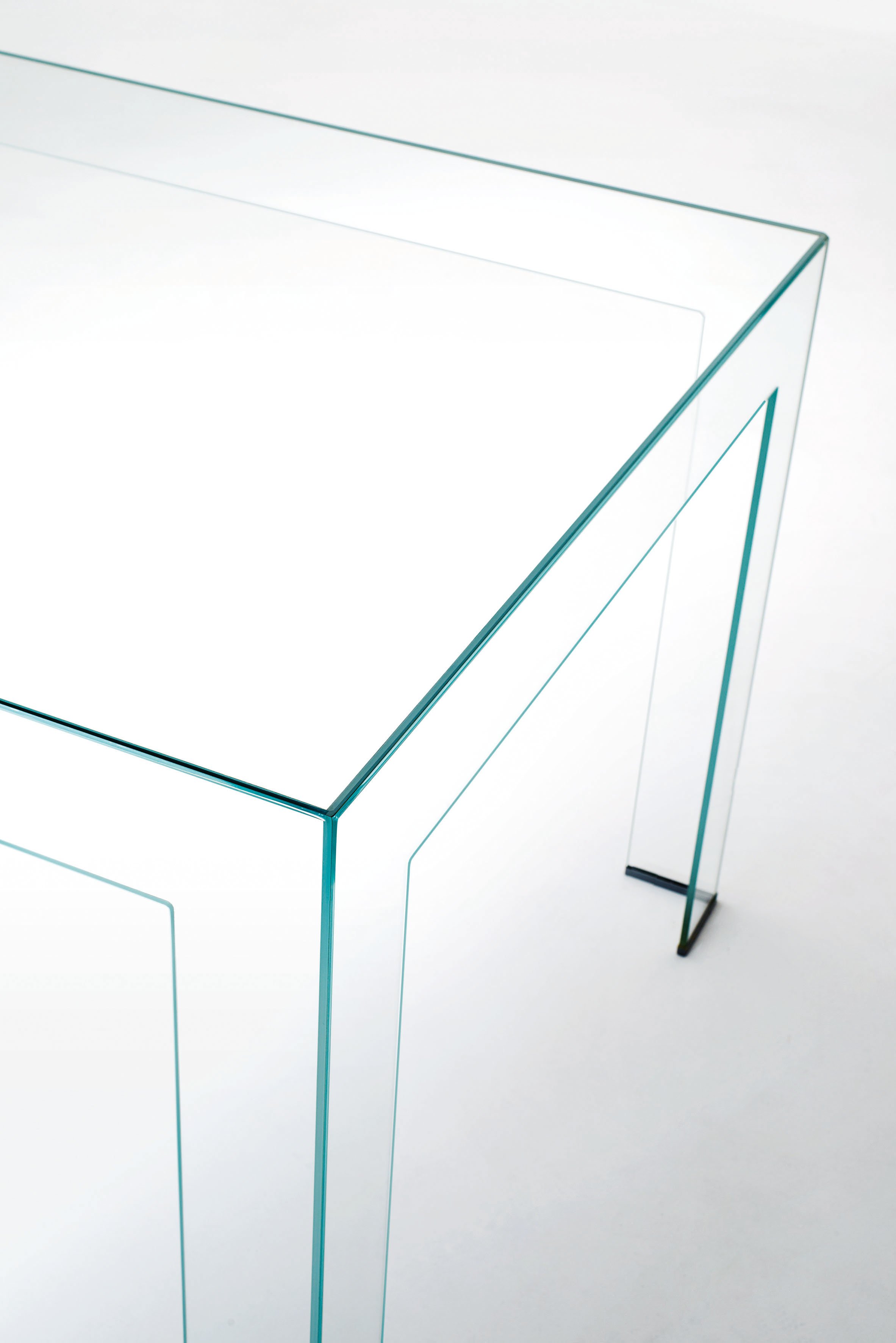 DIVINEDESIGNCENTER_ATLANTISTAVOLIALTI_TABLE_3.jpg