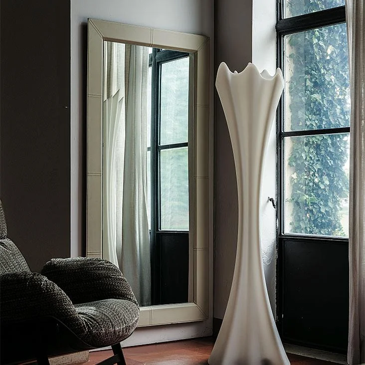 DIVINEDESIGNCENTER_PHOTO_MIRROR_2.jpg