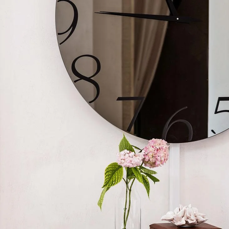 DIVINEDESIGNCENTER_MOMENT_MIRROR_3.jpg