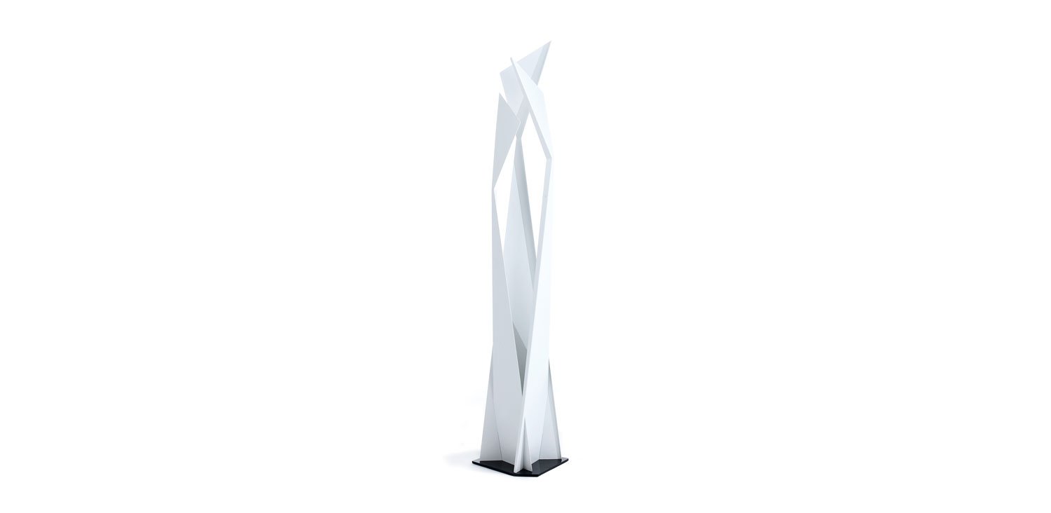 DIVINEDESIGNCENTER_THRILLER_LAMP_1.jpg