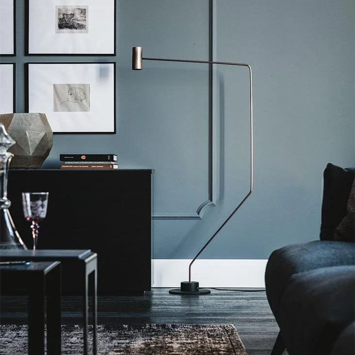 1_DIVINEDESIGNCENTER_THOR_LAMP_1.jpg