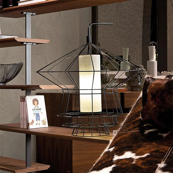 1_DIVINEDESIGNCENTER_ZEPPELIN_LAMP_3.jpg
