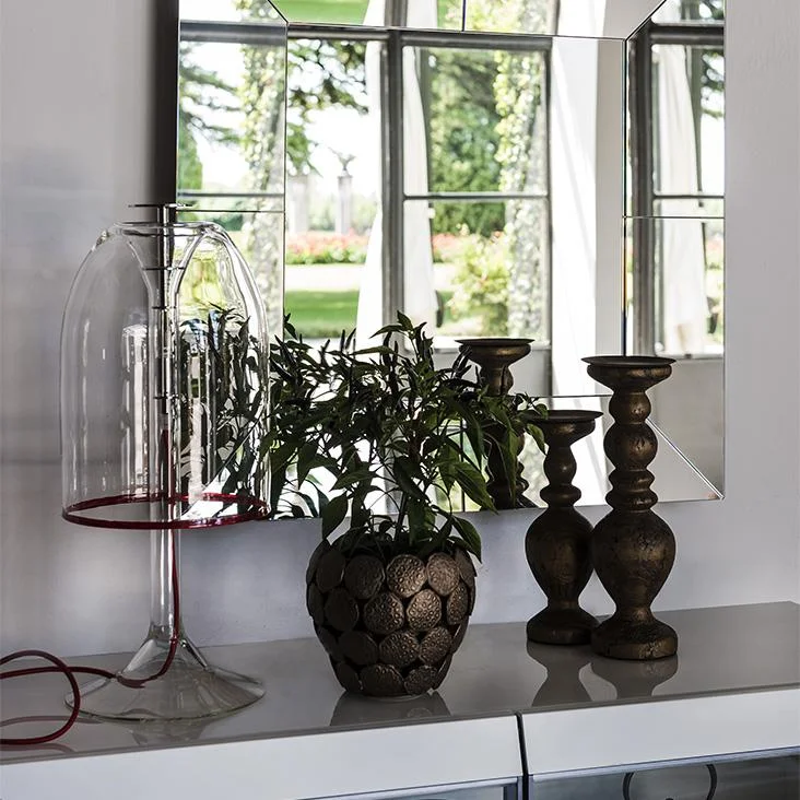 DIVINEDESIGNCENTER_MEDUSA_LAMP_3.jpg