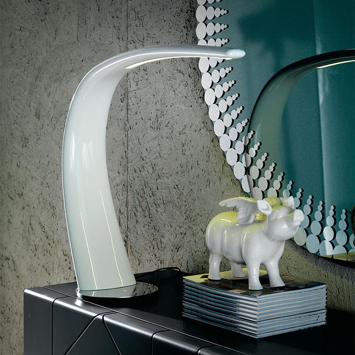1_DIVINEDESIGNCENTER_MAMBA_LAMP_1.jpg