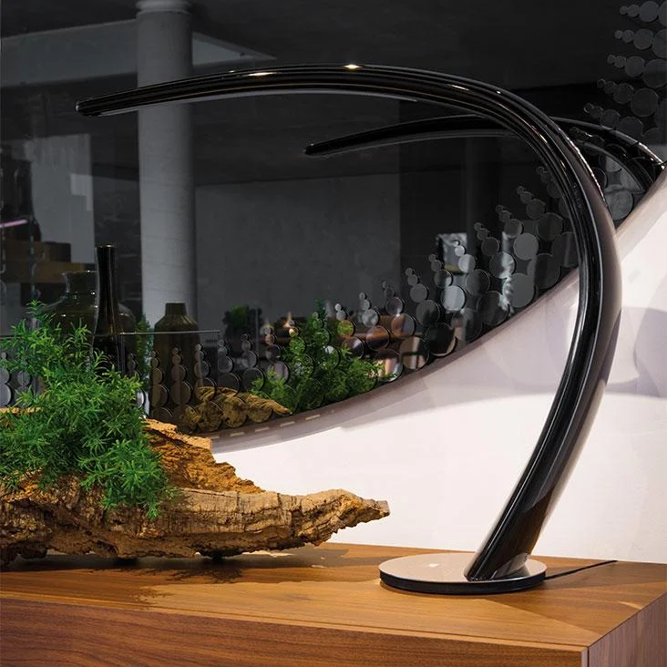 DIVINEDESIGNCENTER_MAMBA_LAMP_3.jpg