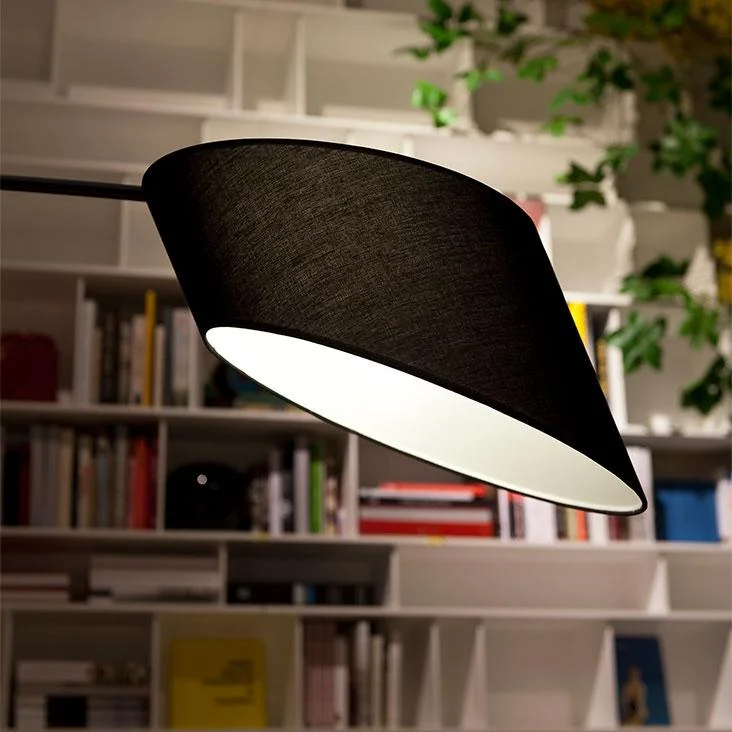 DIVINEDESIGNCENTER_FLAG_LAMP_1.jpg