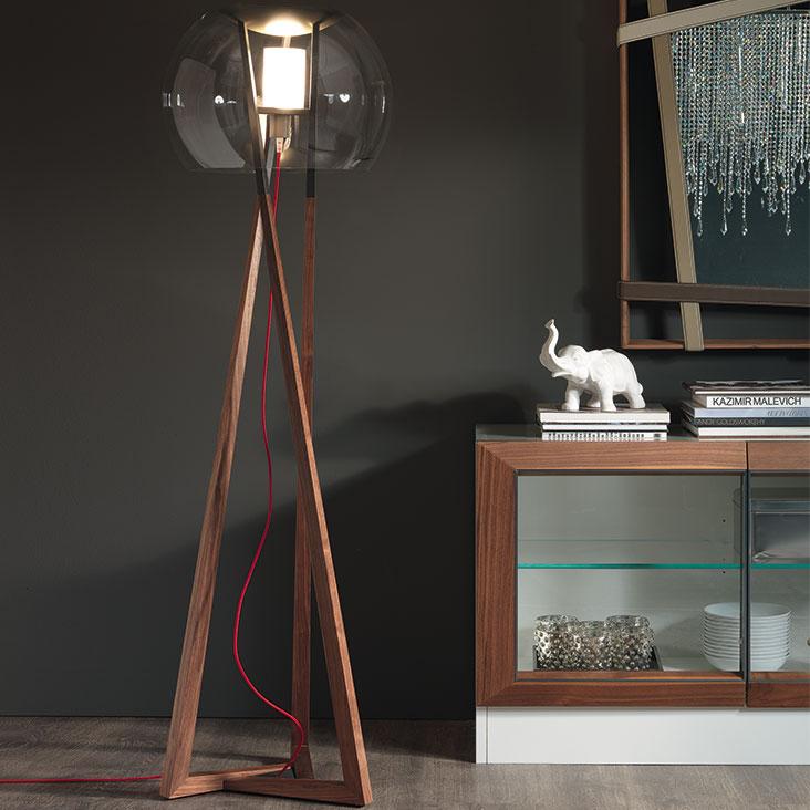 DIVINEDESIGNCENTER_COMPASS_LAMP_2.jpg