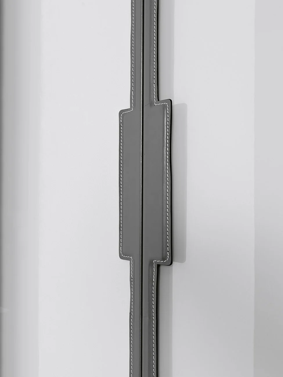 DIVINEDESIGNCENTER_MILANO_WARDROBE_3.jpg