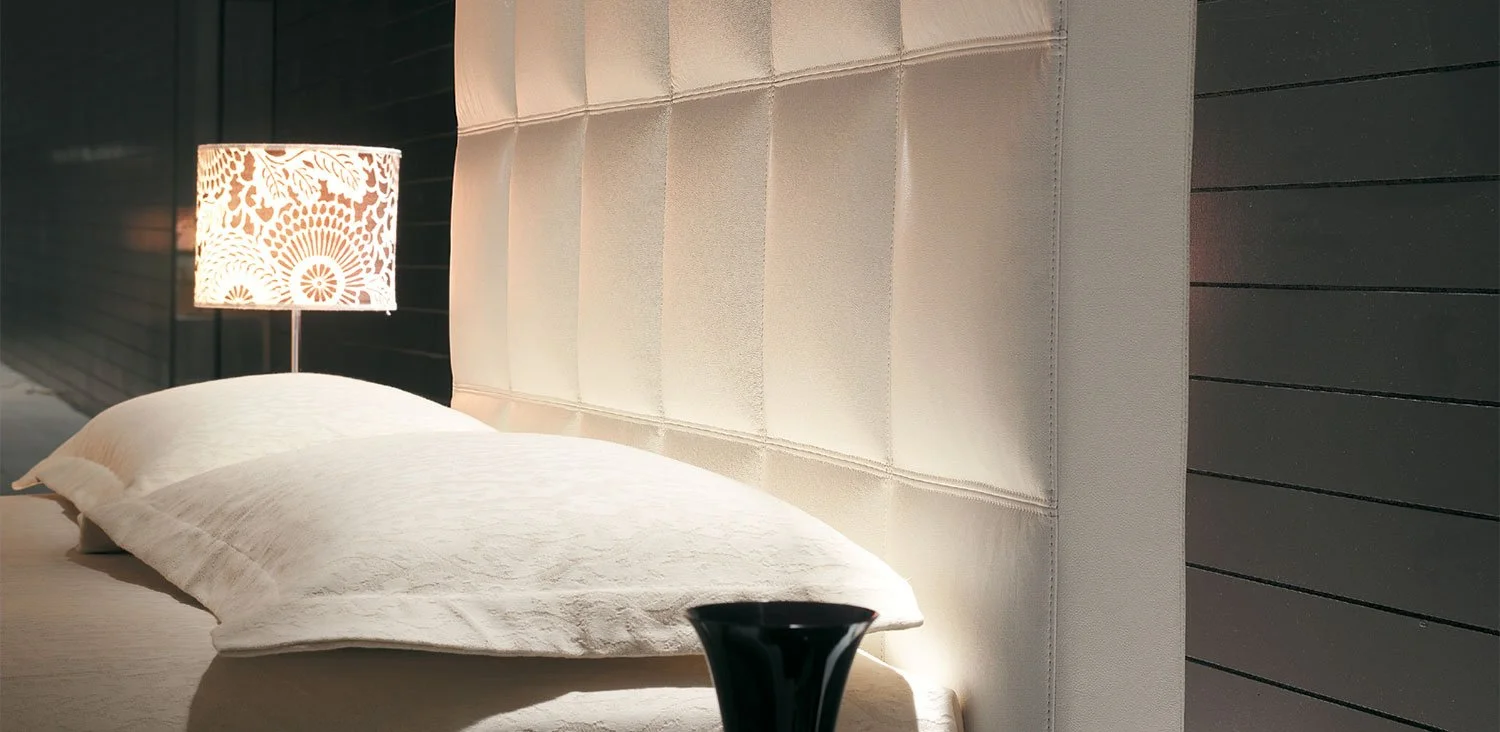 DIVINEDESIGNCENTER_WILLIAM_BED_1.jpg
