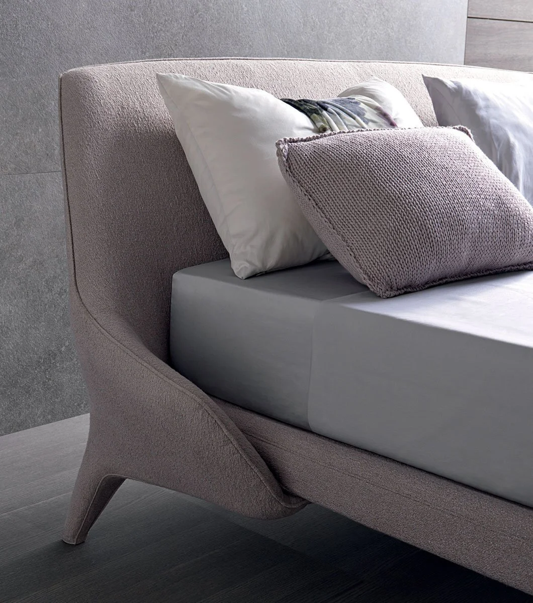 DIVINEDESIGNCENTER_NICE_BED_5.jpg