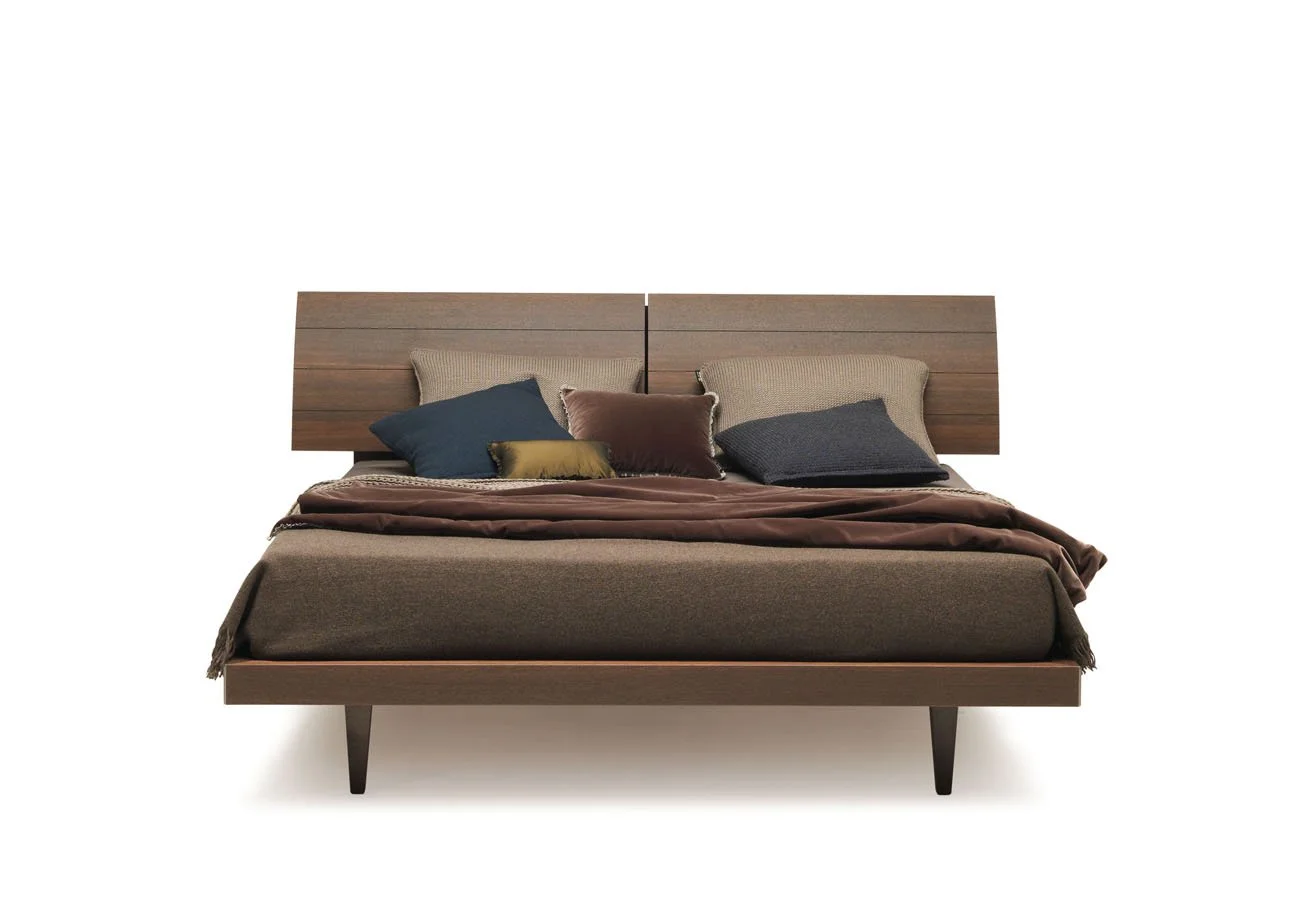 DIVINEDESIGNCENTER_GIORGIA_BED_2.jpg