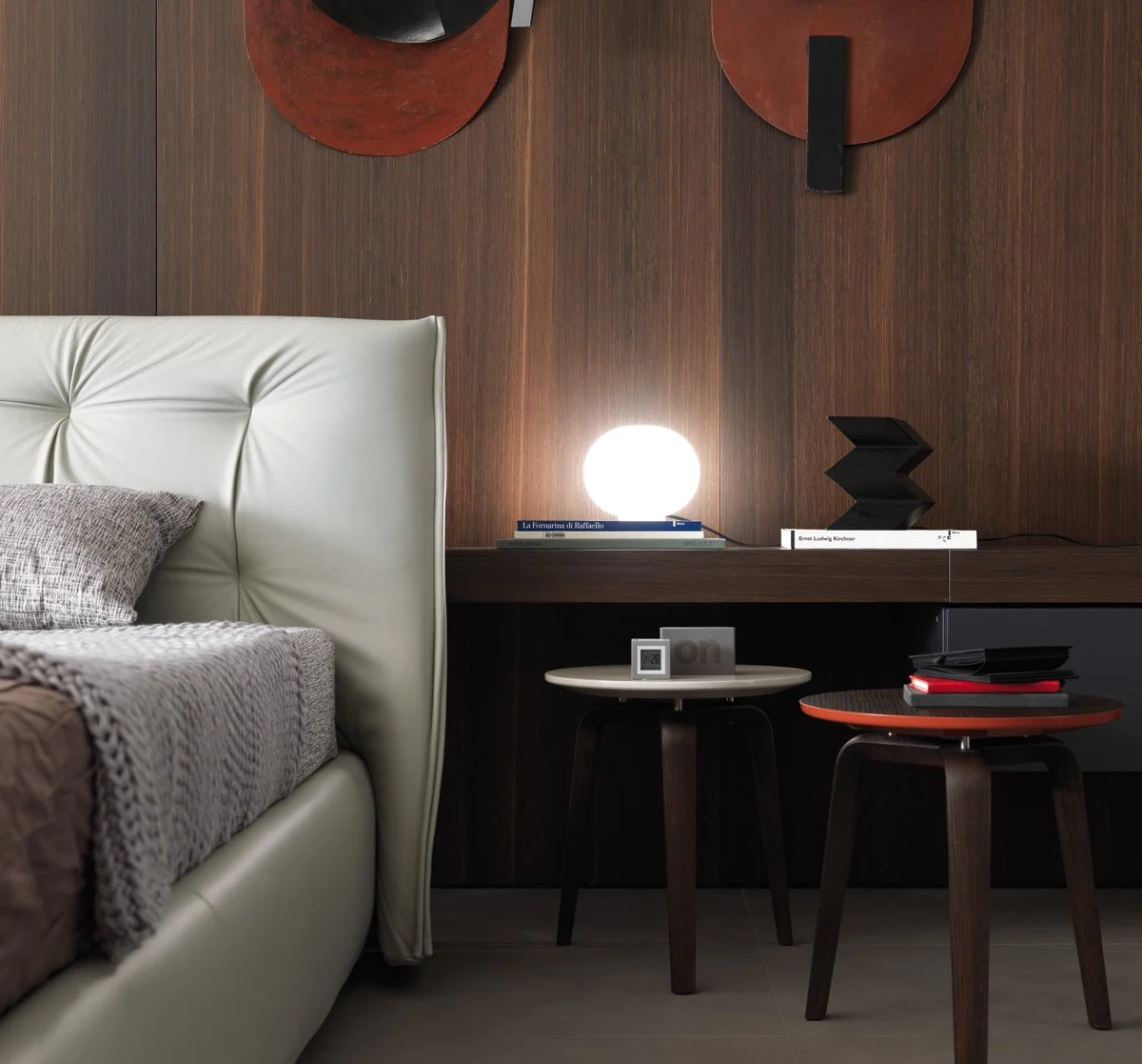 DIVINEDESIGNCENTER_SUMO_BED_3.jpg