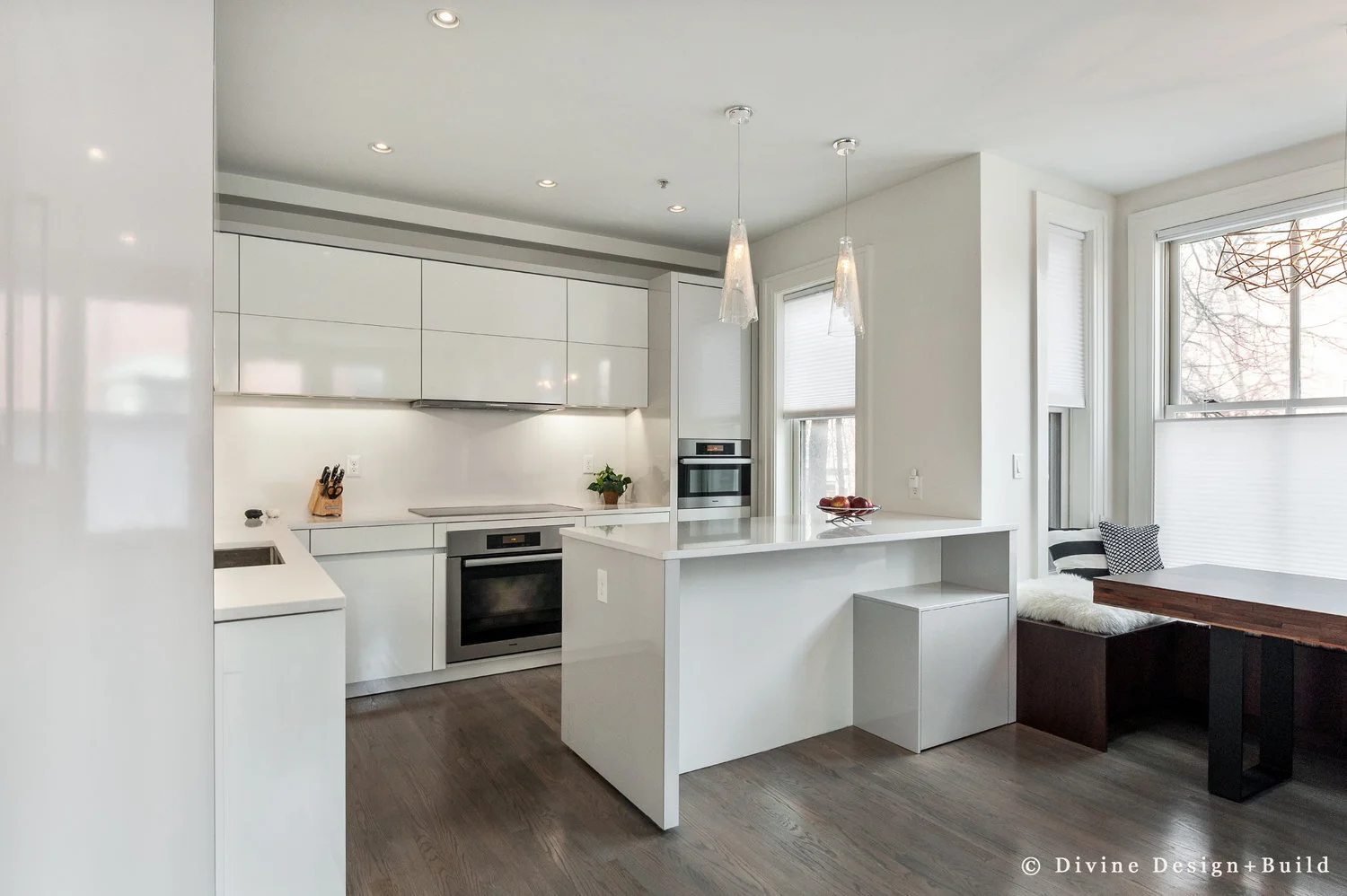 BOSTON SOUTH END MODERN LEICHT KITCHEN AND LIBRARY GLASS FLOORS