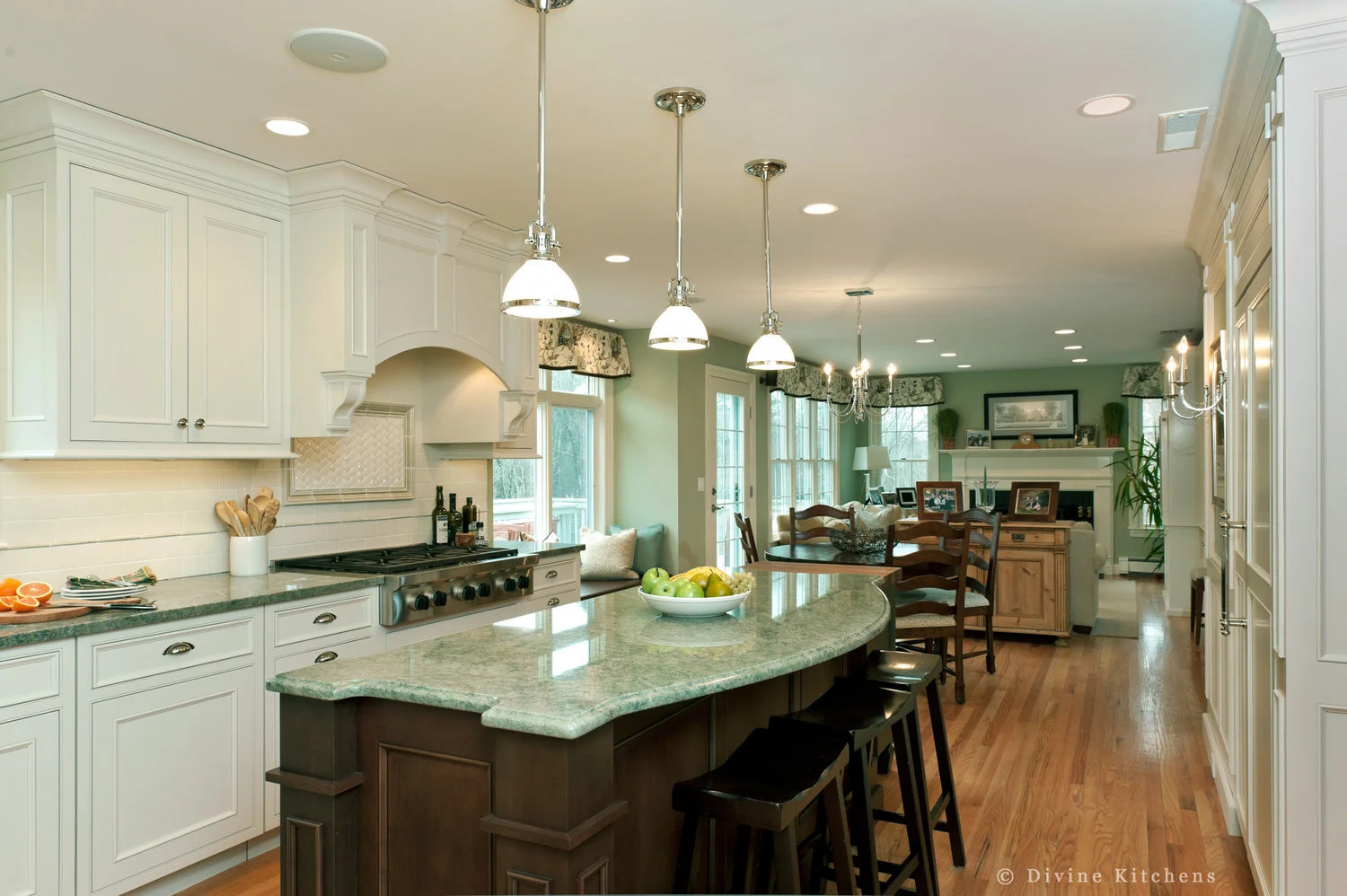 BOSTON TRADITIONAL KITCHEN AT ITS BEST