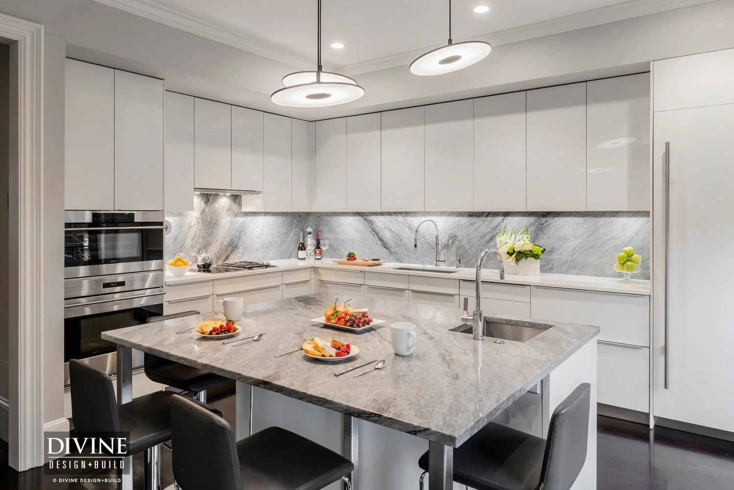 BOSTON SOUTH END BROWNSTONE MODERN LEICHT KITCHEN