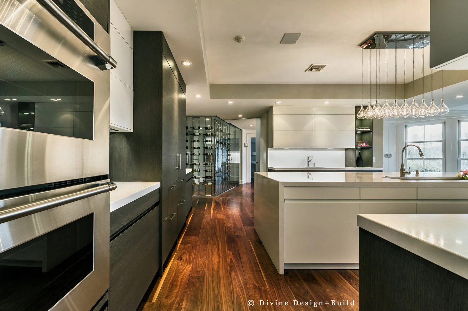 BOSTON WESTON CONTEMPORARY MODERN KITCHEN WITH GLASS ACCENTS