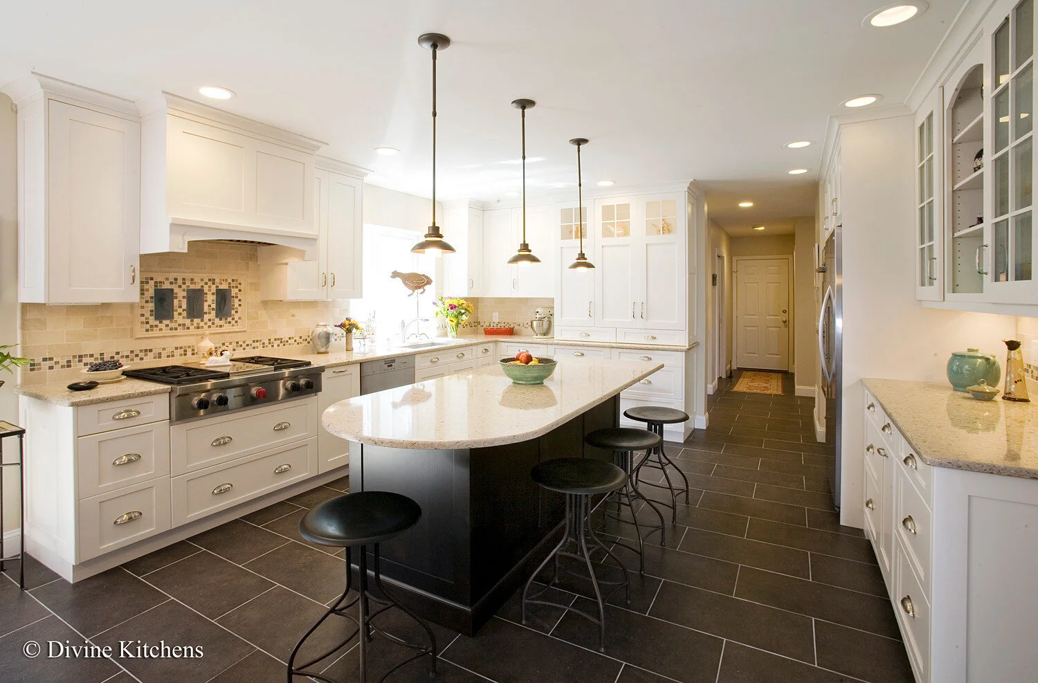 BOSTON METROWEST TRADITIONAL KITCHEN BLACK ISLAND — Divine Design Center